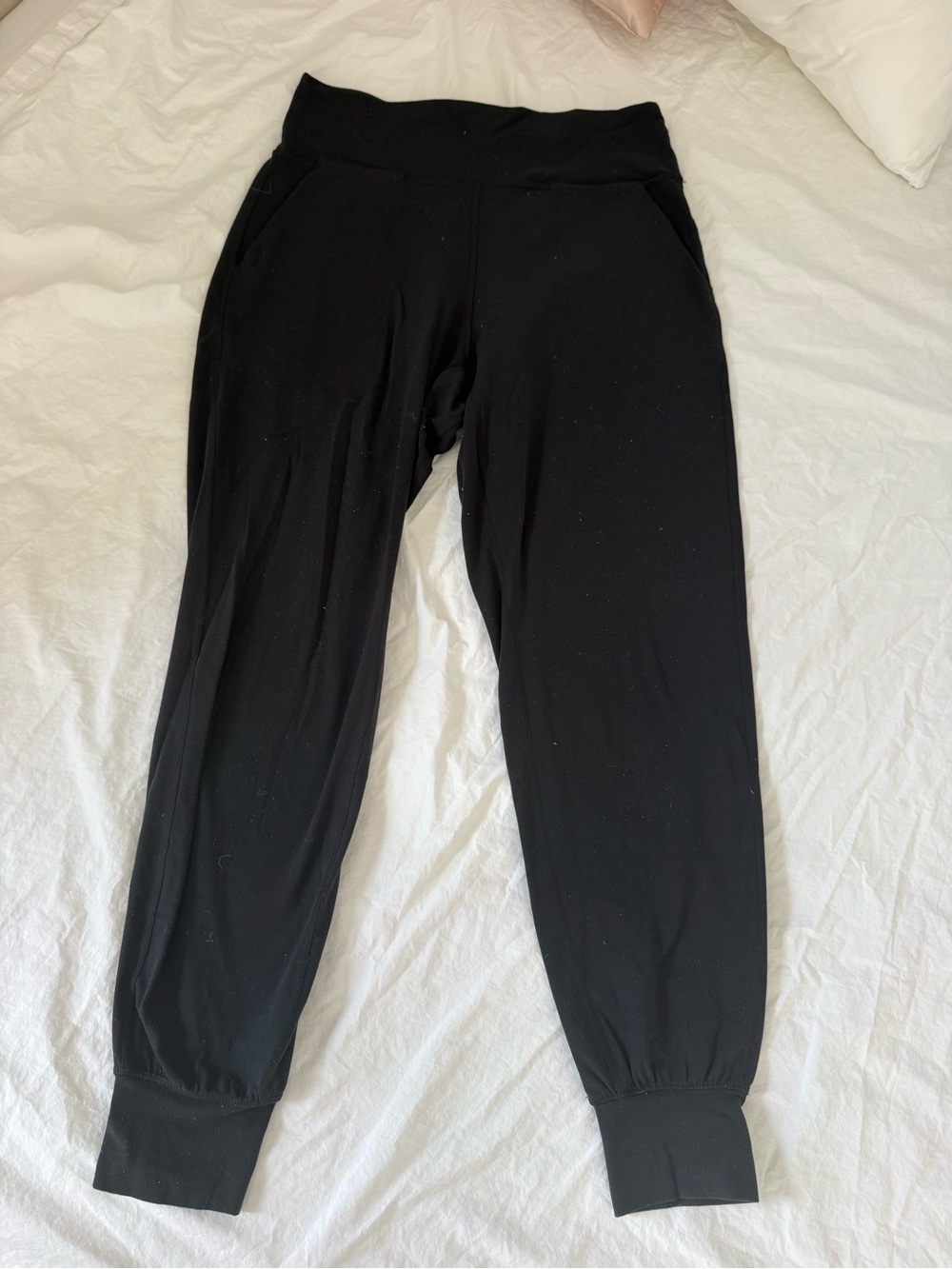 Lululemon - Women’s Black Jogger Pants - stretchy, M, size 6-8